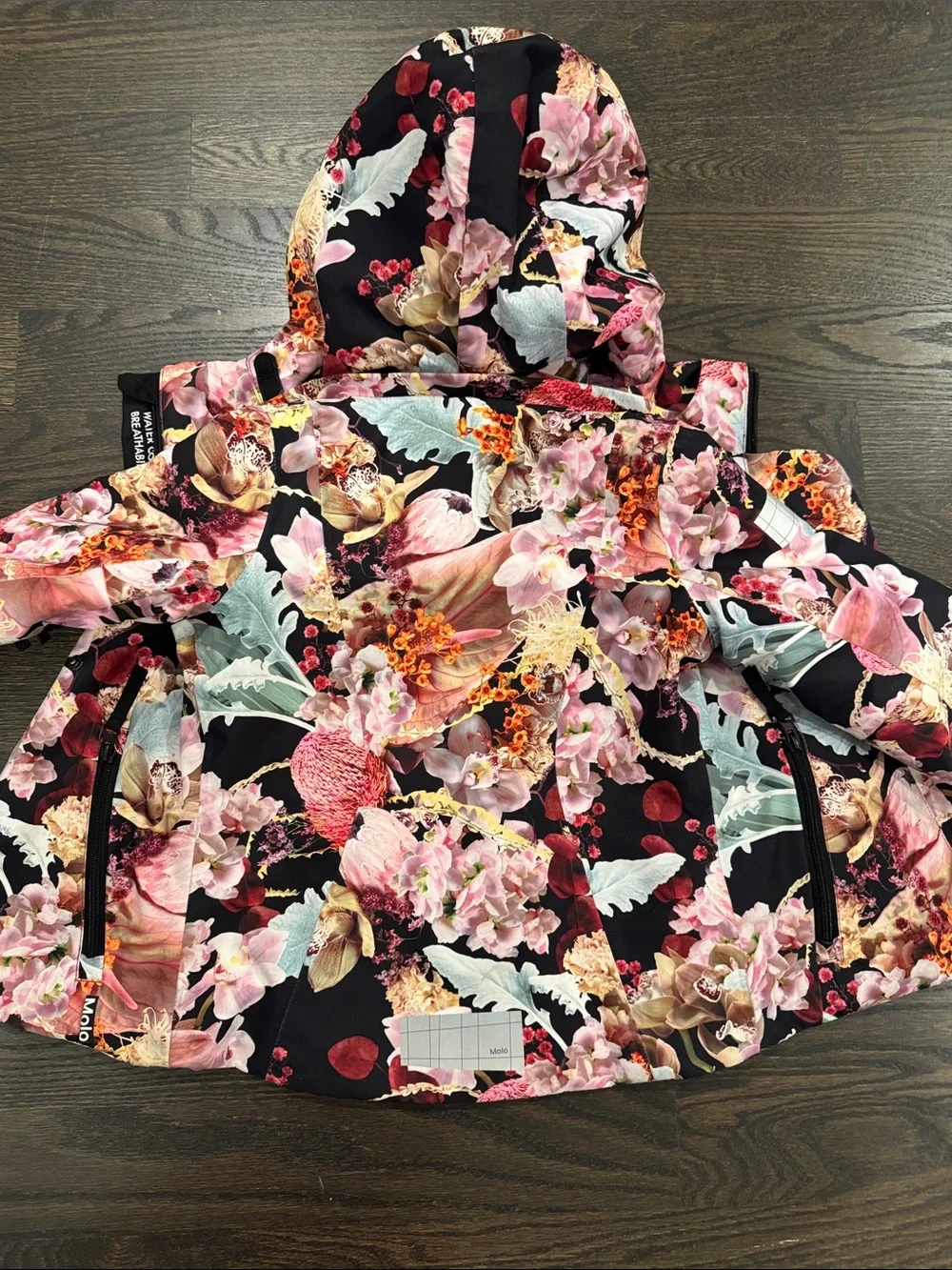 Molo girls ski jacket size 110 (5)